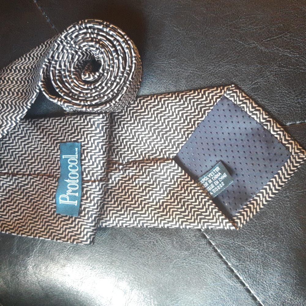 Protocol Black & Beige Arrows Tie